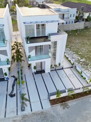 5bdrm Duplex in Osapa london for sale
