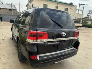 Toyota Land Cruiser 2012 Black