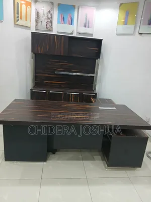 Executive Office Table À and Bookshelf