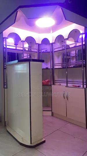 Neatly Used Wine Bar