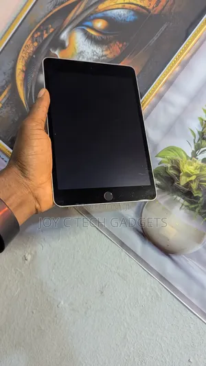 Apple iPad mini 4 128 GB Silver