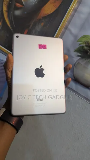 Apple iPad mini 4 128 GB Silver
