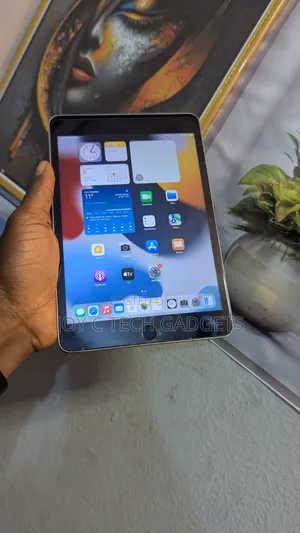 Apple iPad mini 4 128 GB Silver