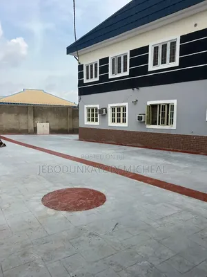 2bdrm Block of Flats in Back Of Zenith Bank, FHA for rent