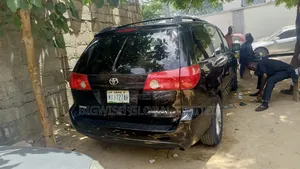 Toyota Sienna 2005 Black