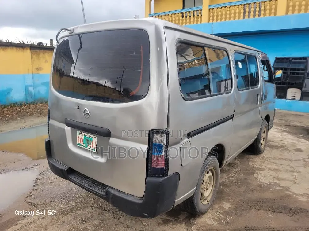 Nissan Caravan (Urvan) 2008 Silver