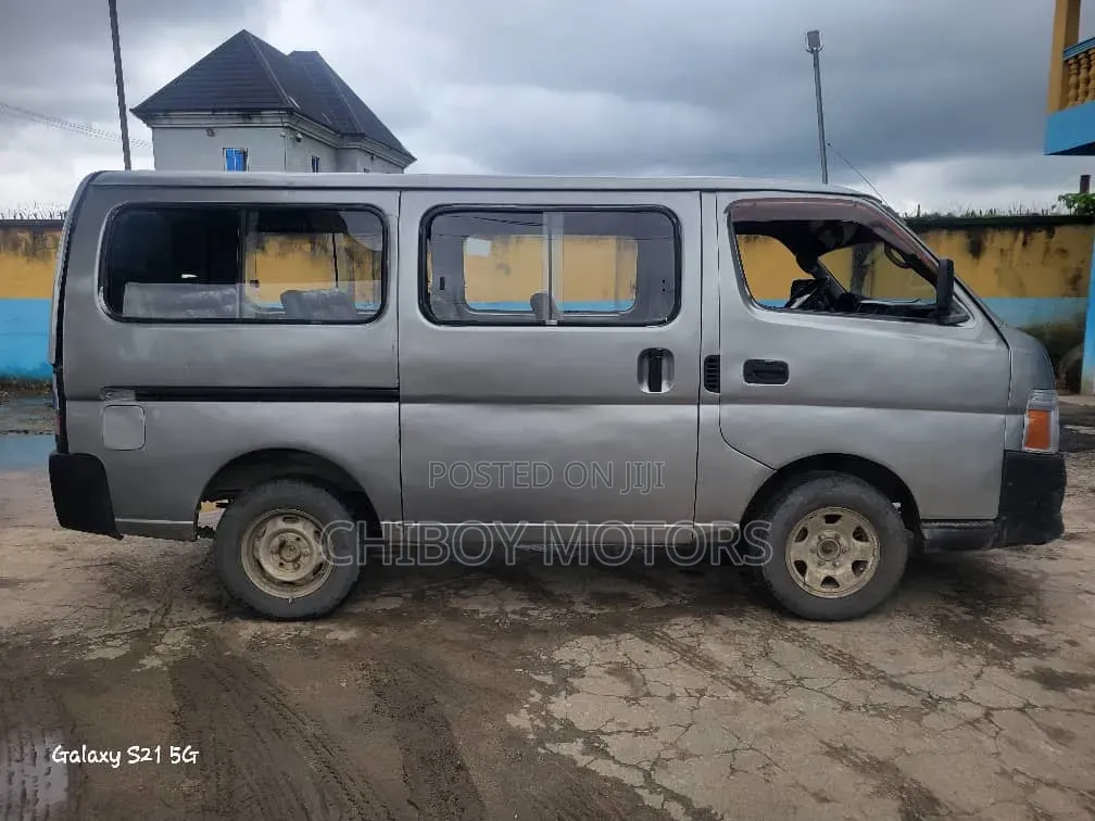 Nissan Caravan (Urvan) 2008 Silver