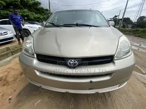 Toyota Sienna LE AWD 2005