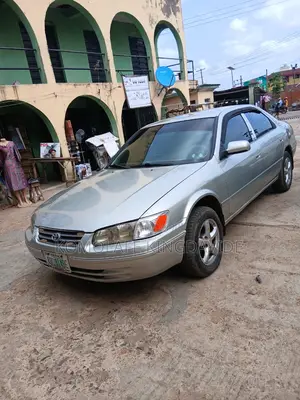 Toyota Camry LE 4dr Sedan (2.2L 4cyl 4A) 2001 Silver