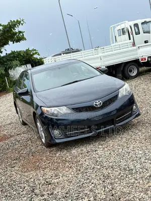 Toyota Camry SE 4dr Sedan (2.5L 4cyl 6A) 2013 Blue