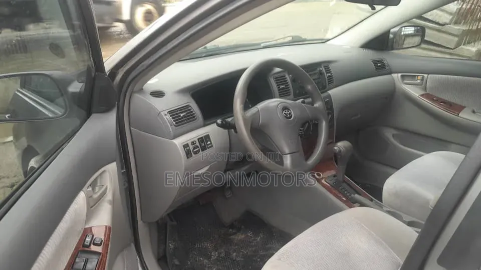Toyota Corolla 2005 Gray