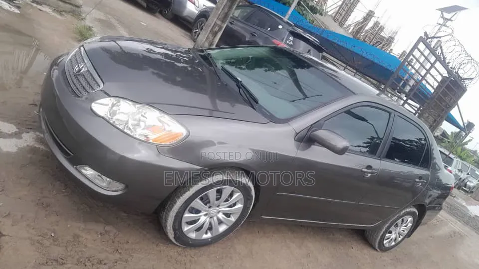 Toyota Corolla 2005 Gray