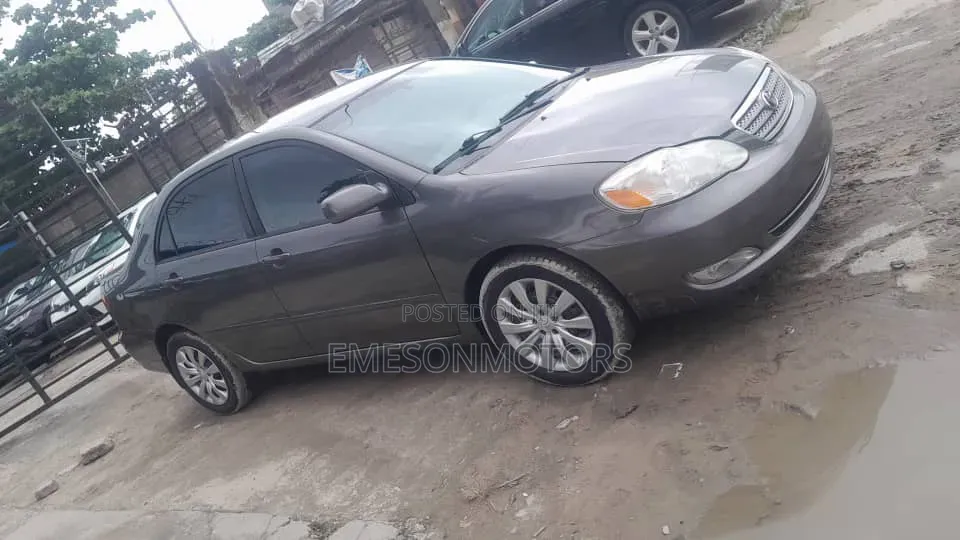 Toyota Corolla 2005 Gray