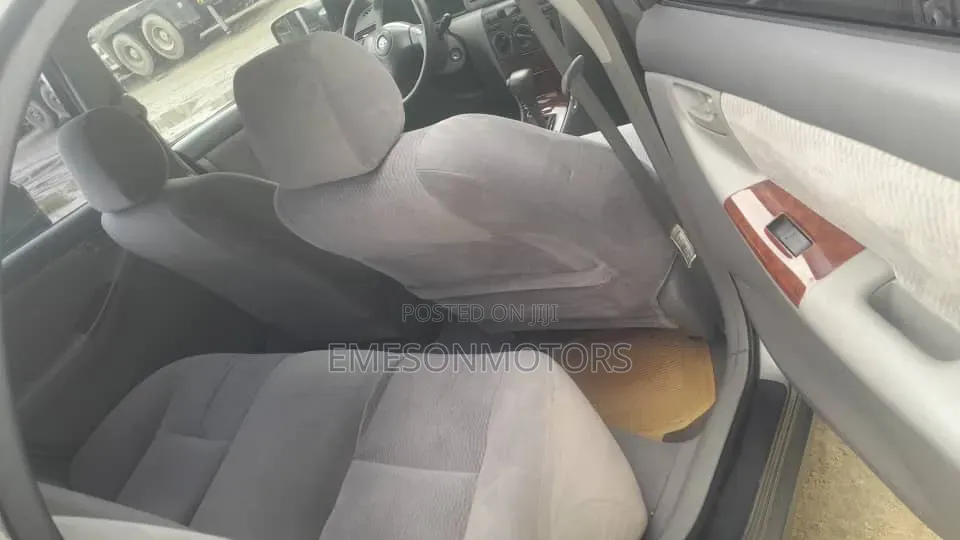 Toyota Corolla 2005 Gray