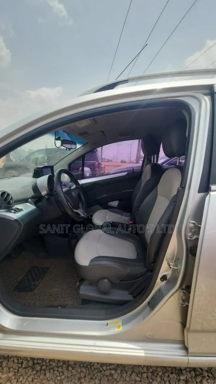 Chevrolet Spark 2011 Silver