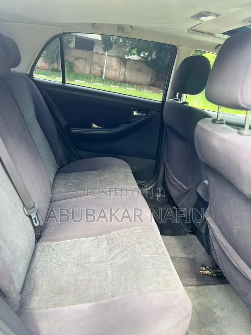 Toyota Corolla 2004 Silver