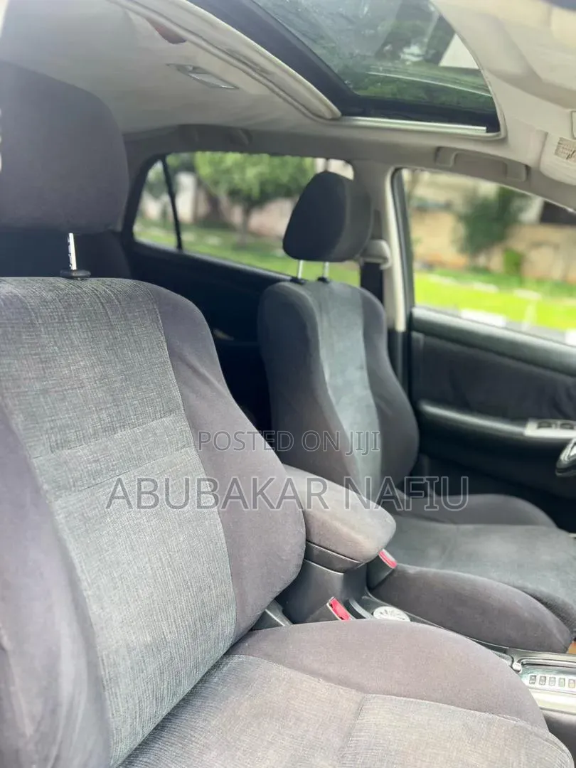 Toyota Corolla 2004 Silver