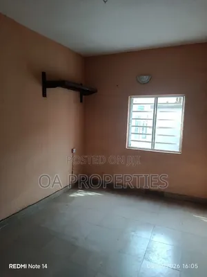 Studio Apartment in Farayola Off for rent