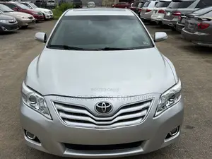 Toyota Camry LE 4dr Sedan (2.5L 4cyl 6AM) 2010 Silver
