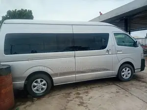 Toyota HiAce 2017 Silver