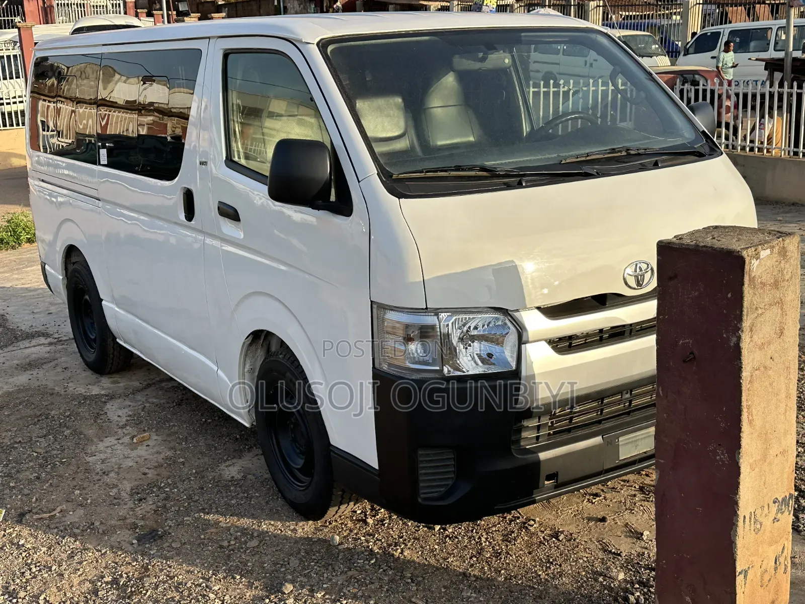Toyota HiAce 2010 White
