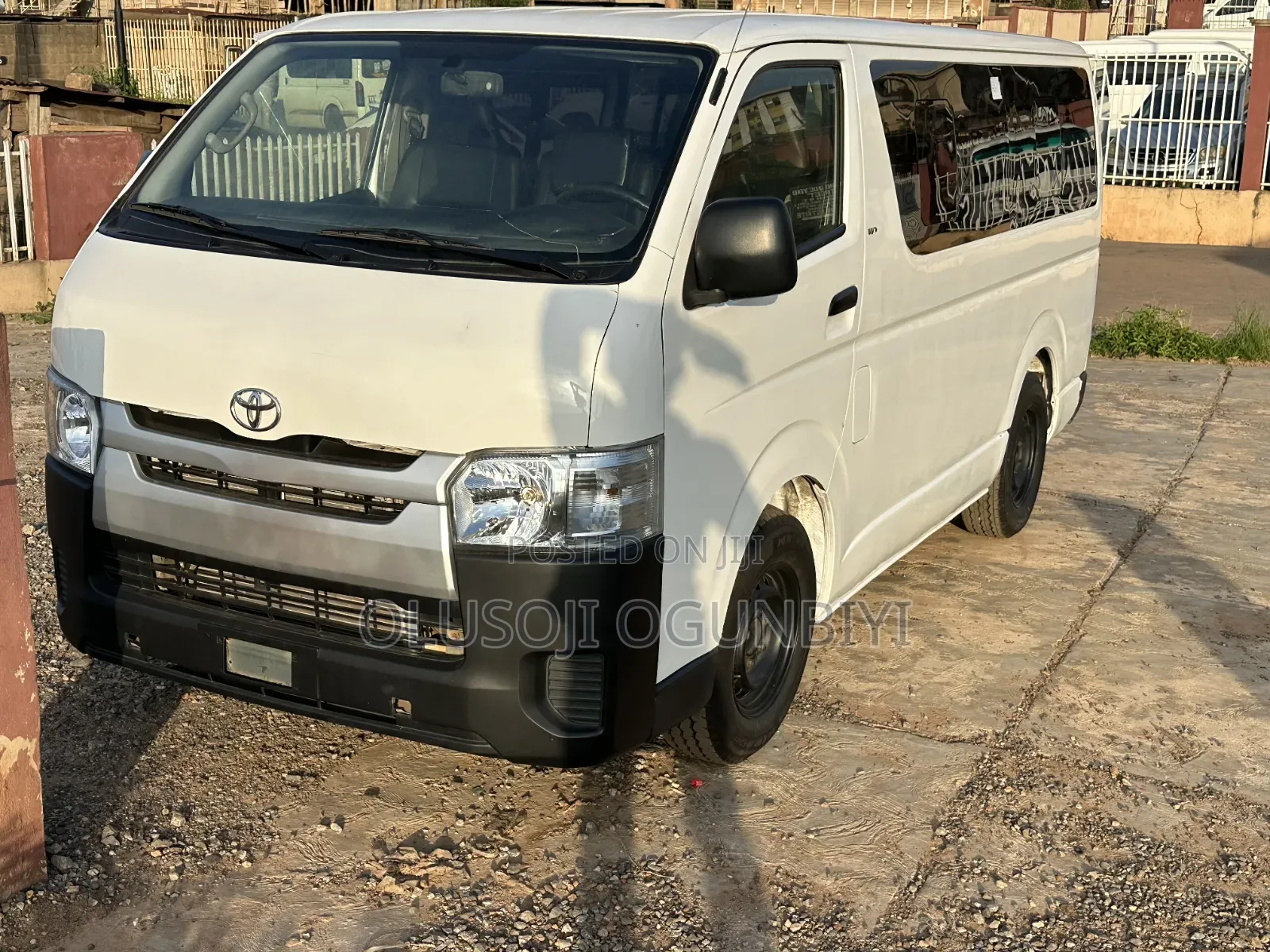 Toyota HiAce 2010 White