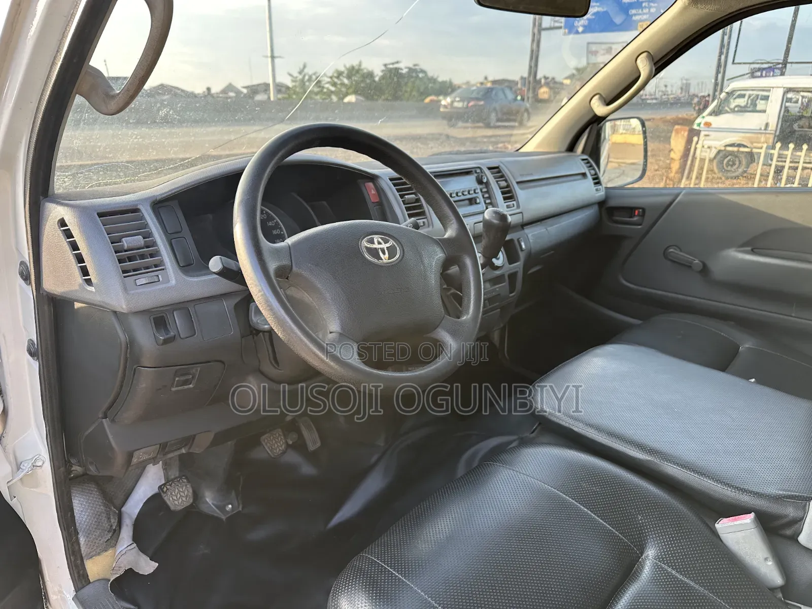 Toyota HiAce 2010 White