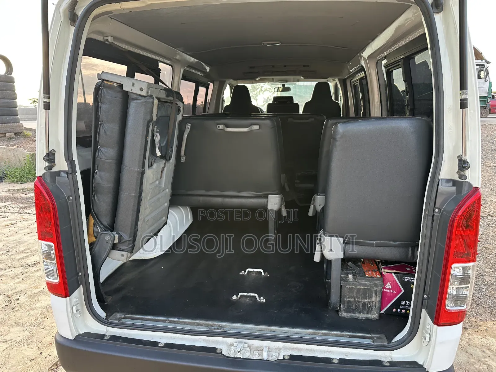 Toyota HiAce 2010 White