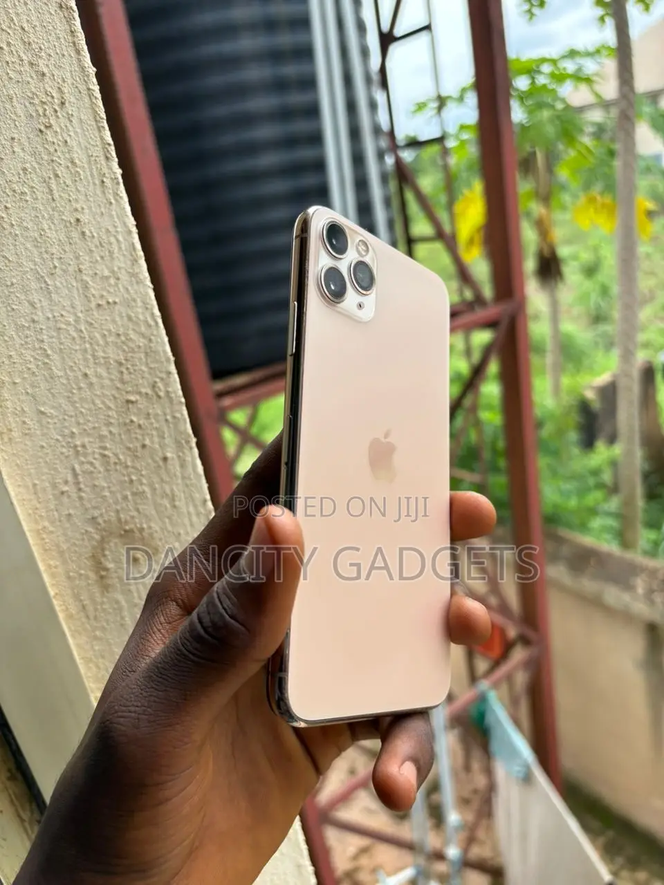 Apple iPhone 11 Pro Max 64 GB Gold