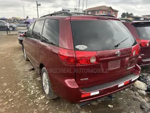 Toyota Sienna XLE 2008 Red