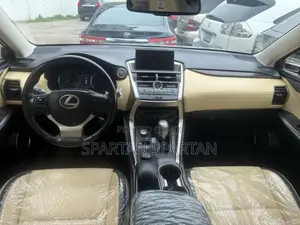 Lexus NX 2015 Silver