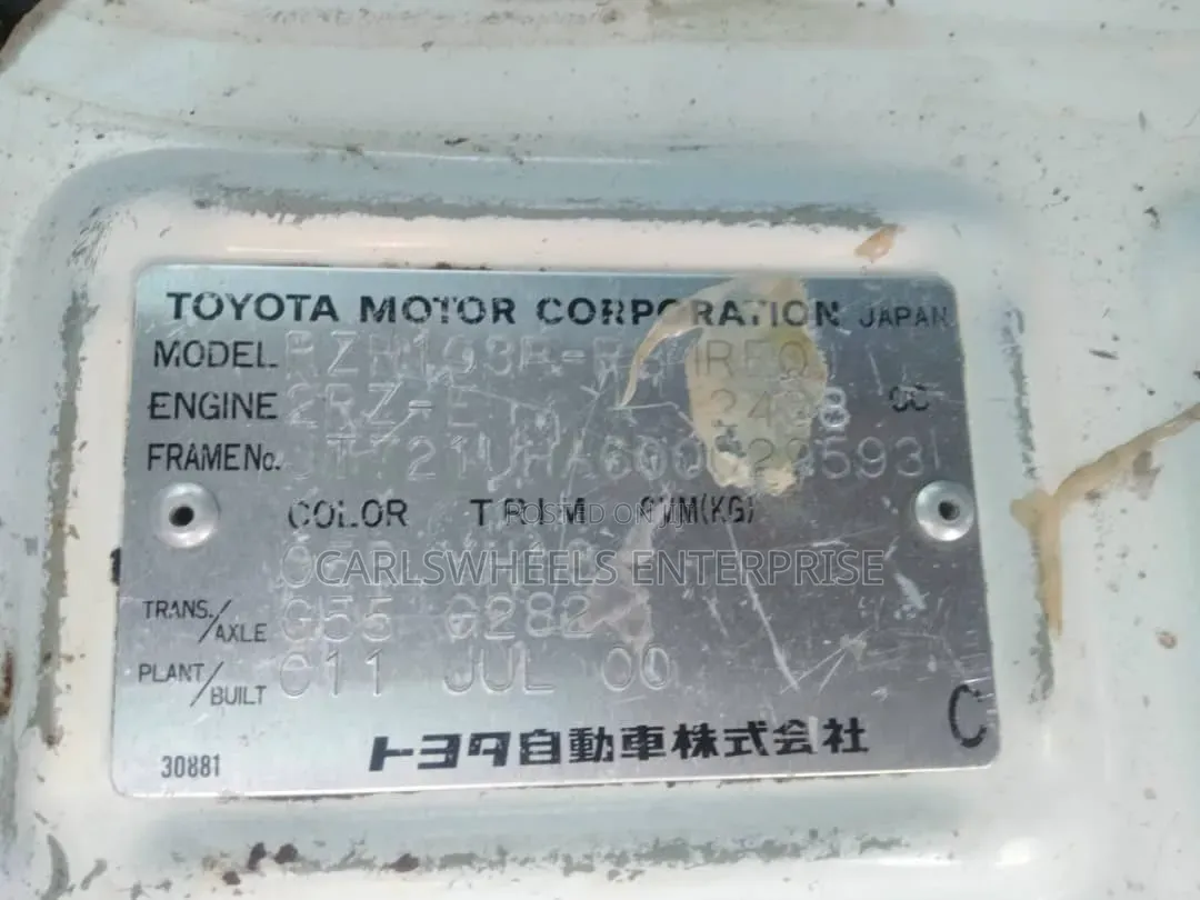 Toyota HiAce 2002 White