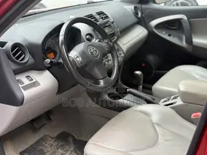 Toyota RAV4 2011 Red
