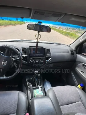 Toyota Hilux 2012 White