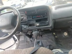 Toyota HiAce 2003 White