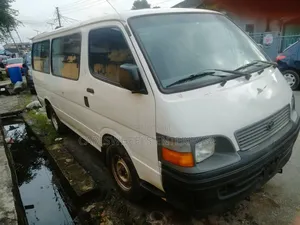 Toyota HiAce 2003 White