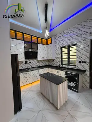 4bdrm Duplex in Lekki for sale