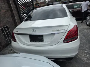 Mercedes-Benz C300 2016 Off white
