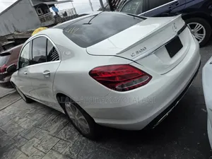Mercedes-Benz C300 2016 Off white