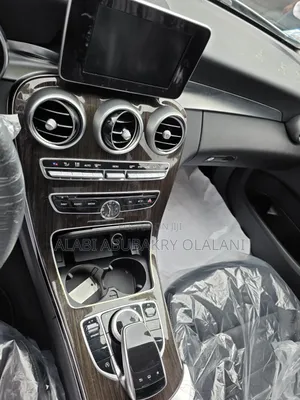 Mercedes-Benz C300 2016 Off white