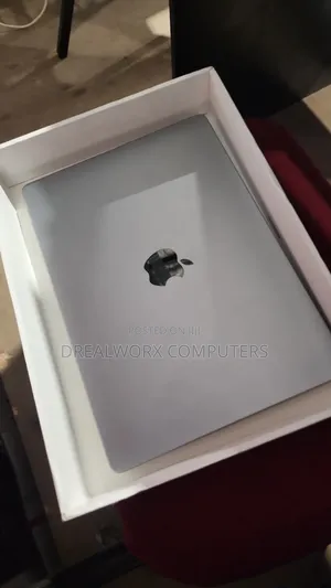 Laptop Apple MacBook Pro 2021 M1 32GB Apple M1 Pro SSD 512GB