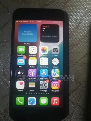 Apple iPhone SE 64 GB Black