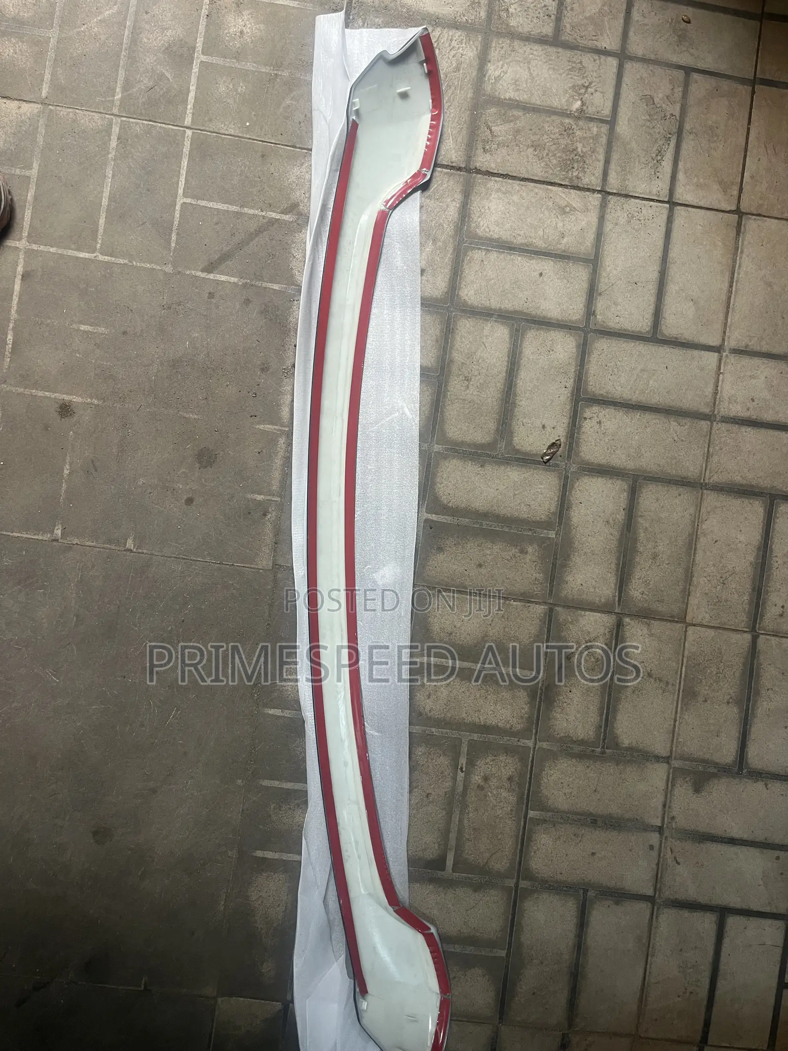 Bonnet Chrome for Hilux 2016