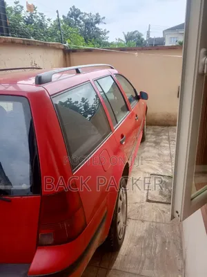 Volkswagen Golf 2000 Red