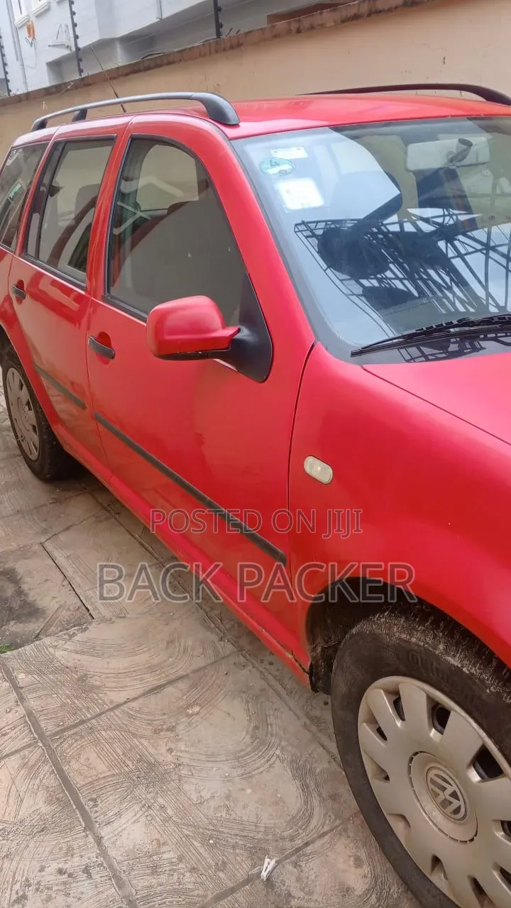 Volkswagen Golf 2000 Red