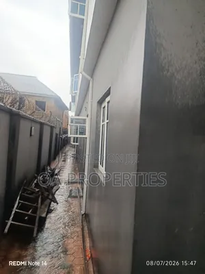 Studio Apartment in Farayola Off for rent
