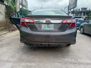 Toyota Camry SE 4dr Sedan (2.5L 4cyl 6A) 2013 Brown