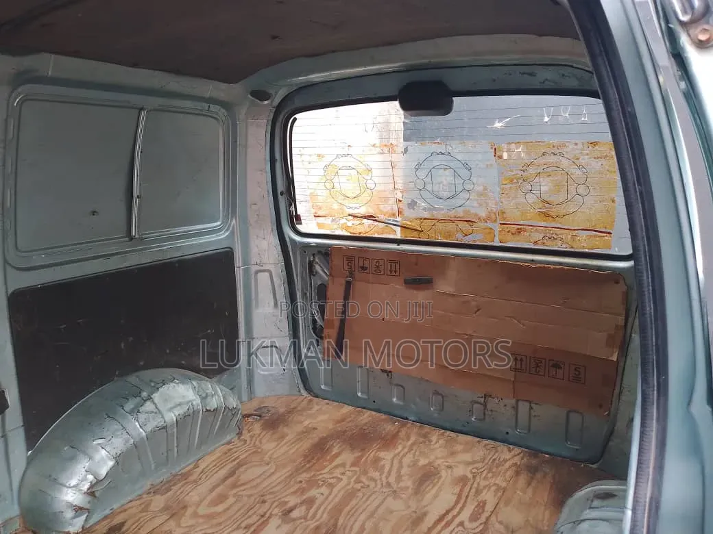 Toyota HiAce 2005 Silver