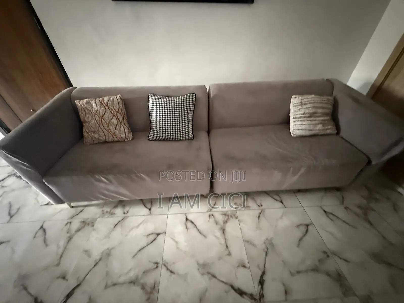 5 Seater Chair