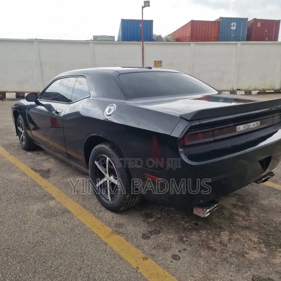 Dodge Challenger 2011 Black